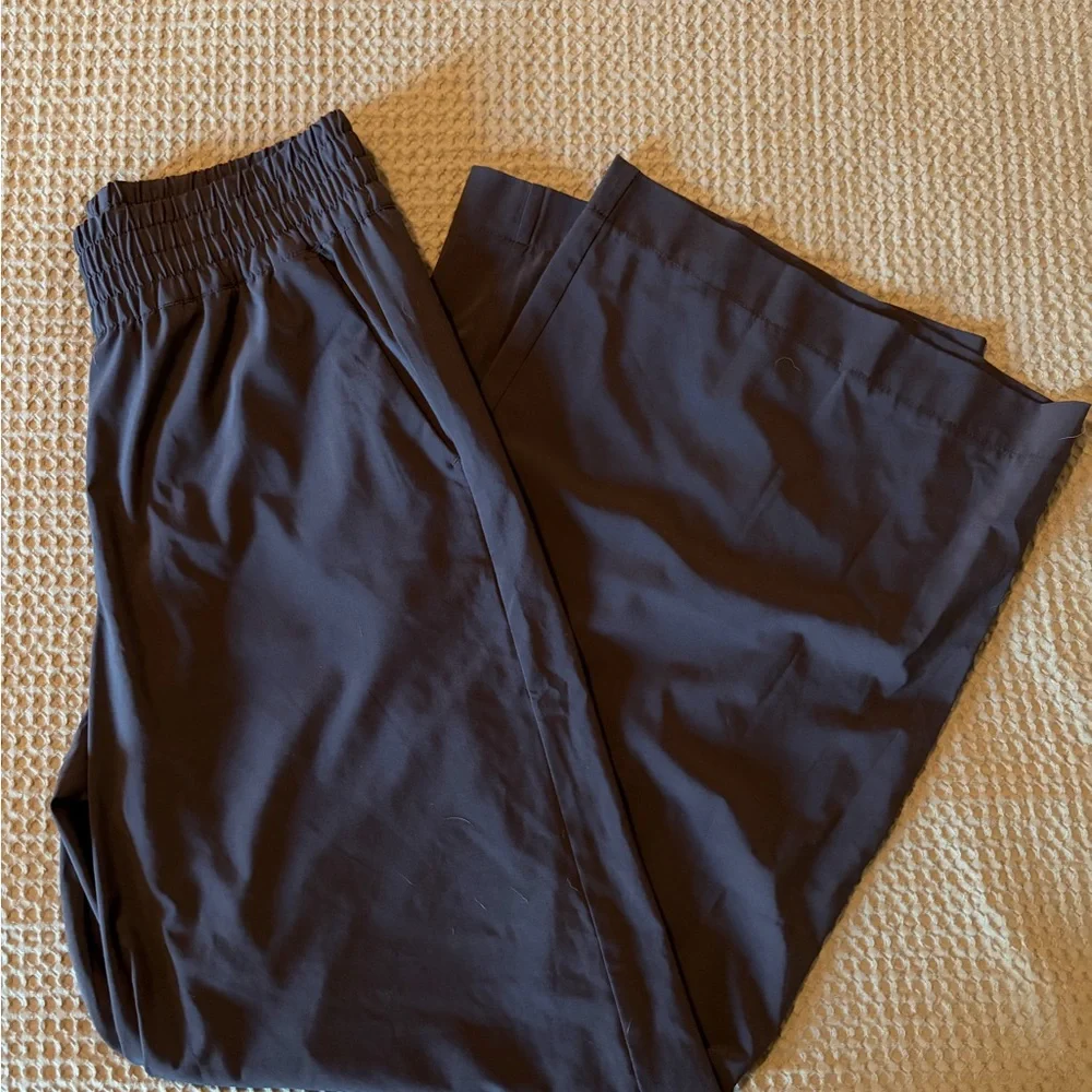 Vuori ‘Villa’ Black Wide-leg Pants - Size M - Picture 4 of 5